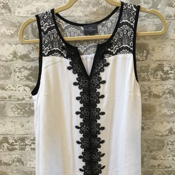 Market & Spruce Tops - Sleeveless top